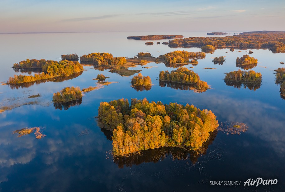 Four Seasons. Autumn Forest. Relax Flight