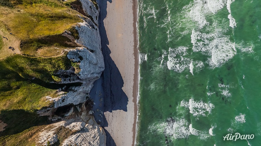 Over the White cliffs, Etretat, France