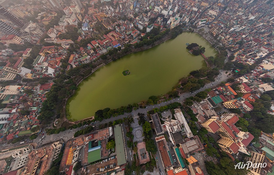 Hoàn Kiếm Lake (Lake of the Returned Sword)