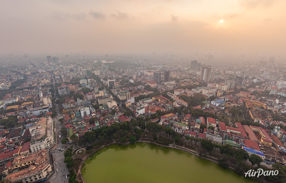 Hoàn Kiếm Lake (Lake of the Returned Sword)