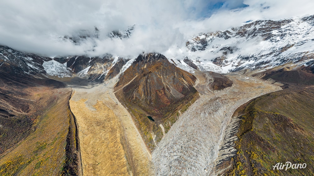 Icefalls, Namjagbarwa Peak