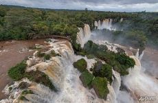 Waterfall Salta Mbigua (Argentine side), cloudy day