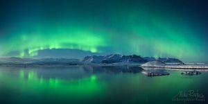 Aurora in the Jökulsárlón lagoon