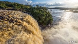 Hacha Waterfall