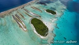 Rangiroa. Reef island