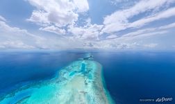 Near Olhugiri Islet