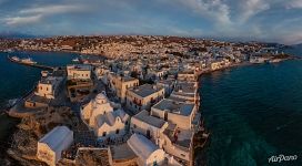 Panagia Paraportiani Church at sunset