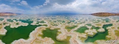 Salt patterns of Dead Sea