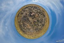 Abandoned local village near Djedid. Planet