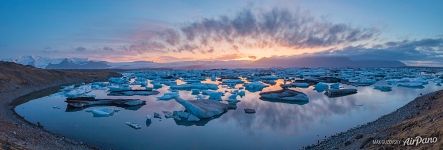 Jokulsarlon ice lagoon