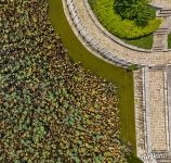 Above the pond of the Confucian Temple, Jianshui County