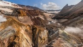 Mutnovsky volcanoб caldera at summer 4