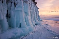 Ice splashes, Oltrek island